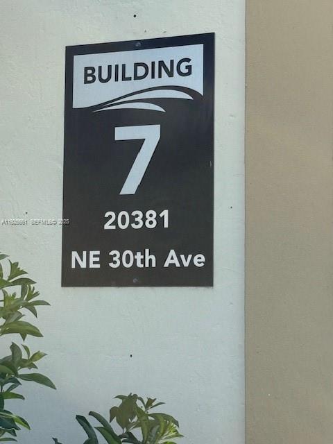 Foto del edificio - 20381 NE 30th Ave