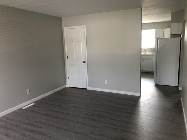 Living Room - 73 Dupont Cir