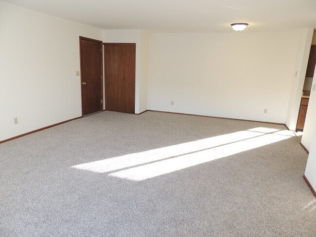 Foto del edificio - 726 Mansfield Ct