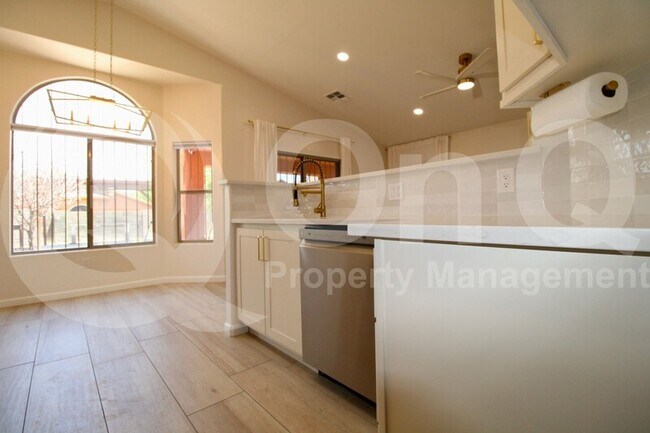 Building Photo - 2353 East Calle Sierra Del Manantial