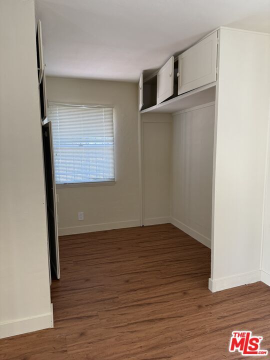 Building Photo - 1306 S Mansfield Ave