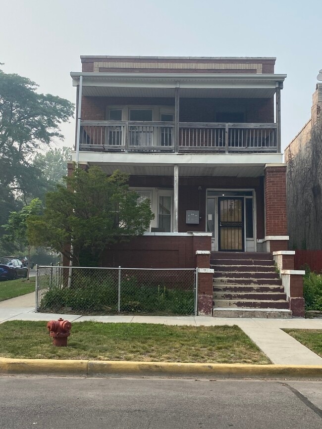 Building Photo - 2704 E 77th St