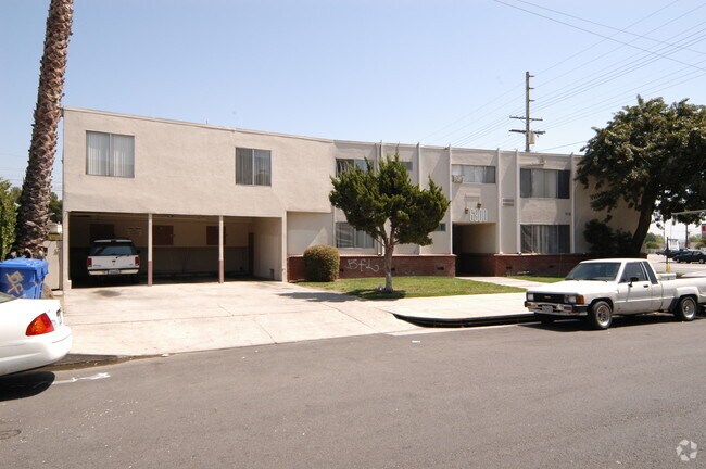 Foto del edificio - 6800 Varna Ave