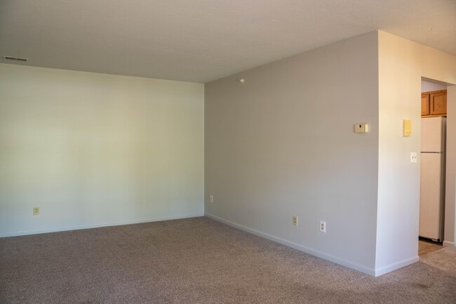 Photo - 100 N Rdg Dr Apartment