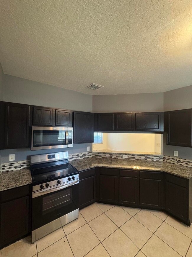 Building Photo - 1161 Colonial Palms Way