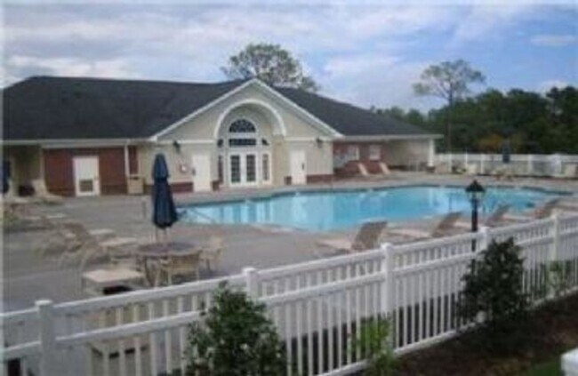 Foto del edificio - Centeral Wilmington, Minutes Novant Hospital, Down Town Point At Barlcay shops. Pool, Movie, Thea...