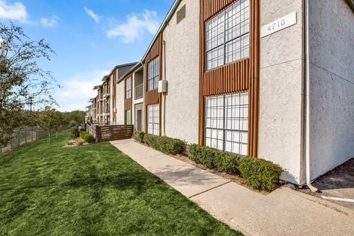 Building Photo - 4710 Lake Ave