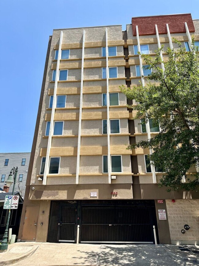 Building Photo - mbe766
