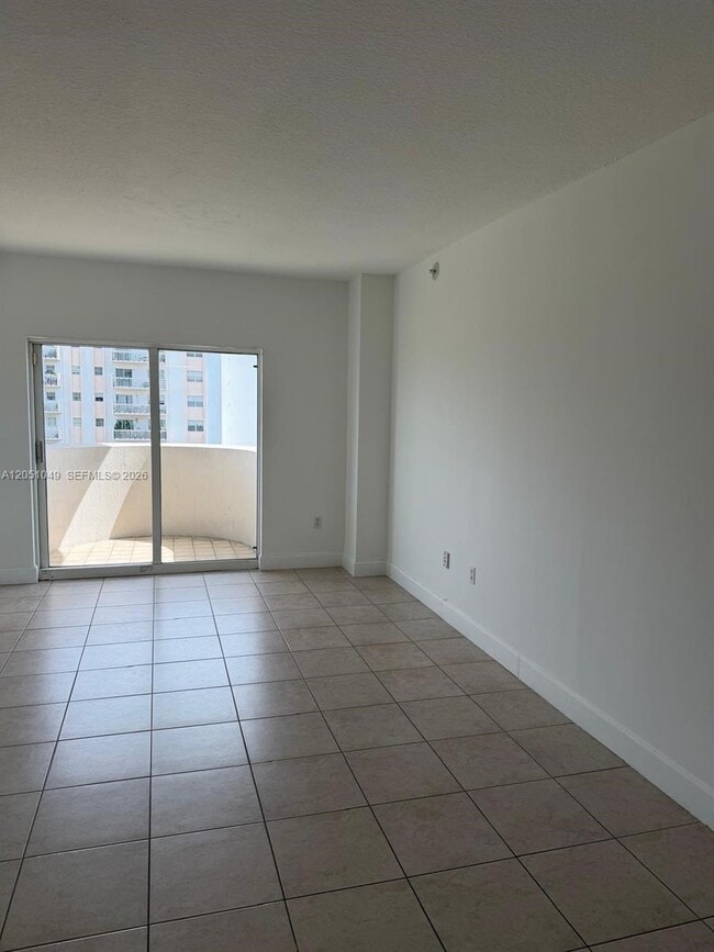 Foto del edificio - 50 Menores Ave