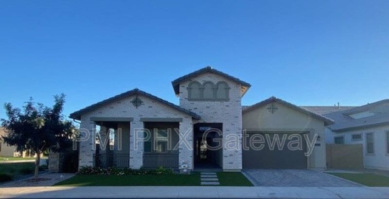 Primary Photo - 2353 E Athena Ave