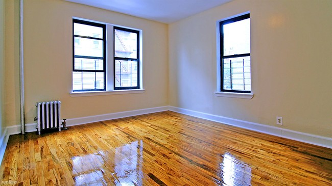 Foto del edificio - 1054 Walton Ave