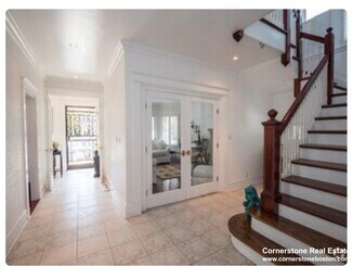 Building Photo - 8 Howes St