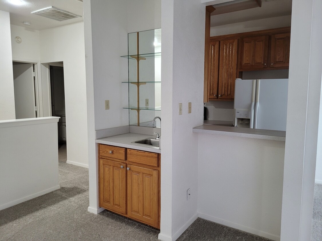 3909 Rawlins St Unit 102, Dallas, TX 75219 Condo for Rent in Dallas