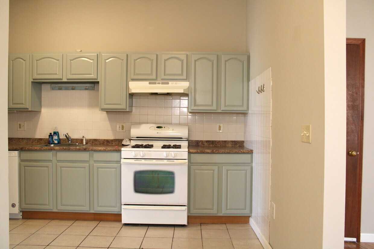 Primary Photo - 171 Washington St