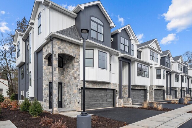 Building Photo - 147-155-155 Central Ave