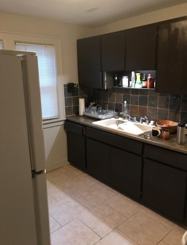 55 W Hazeltine Ave Unit Upper, Kenmore, NY 14217 Room for Rent in