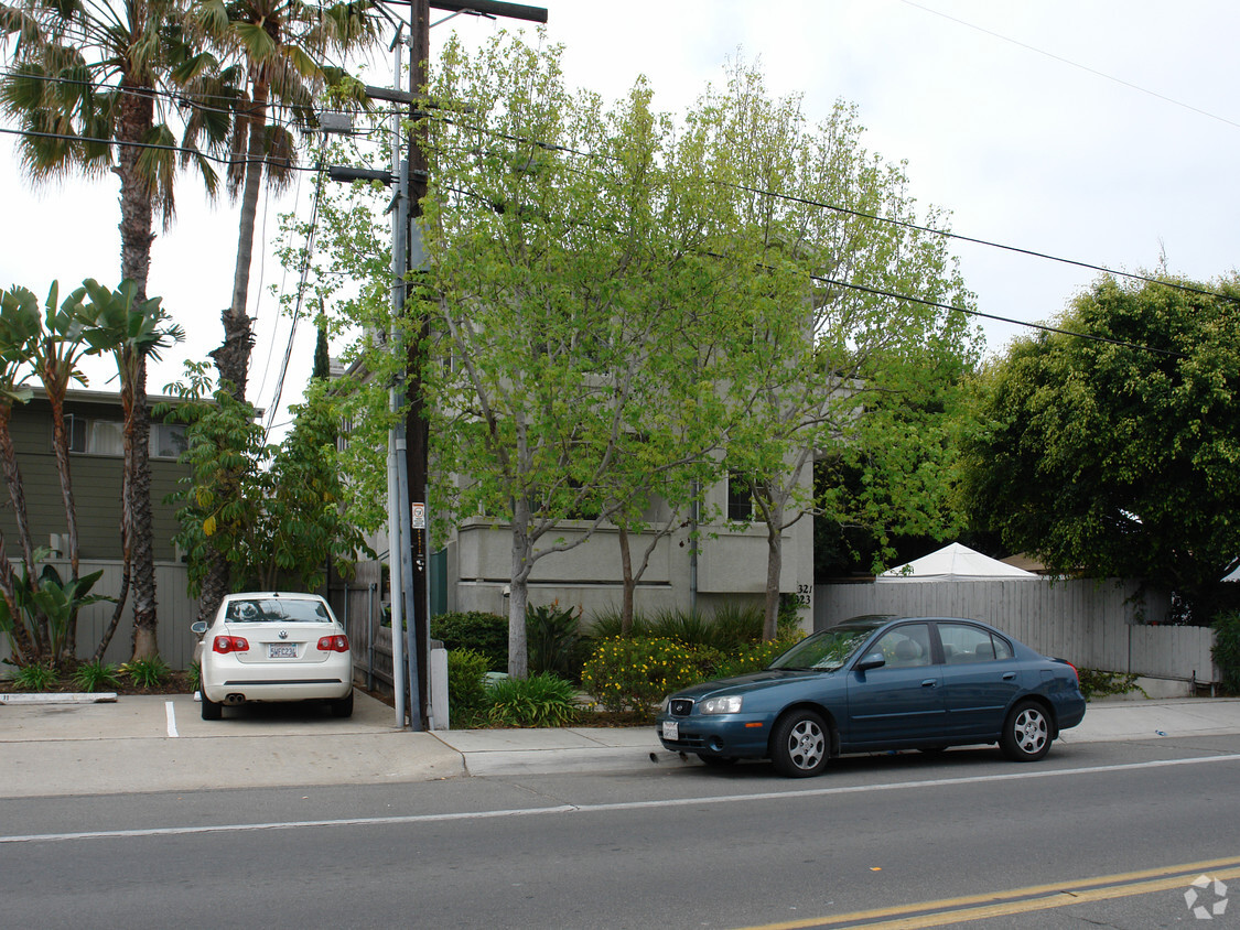 Foto del edificio - 1321-1323 Pacific Beach Dr