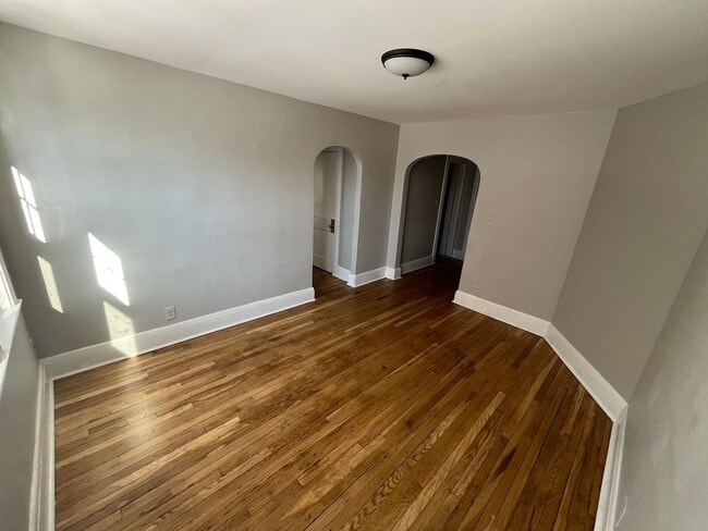 Building Photo - 119 Lewis St