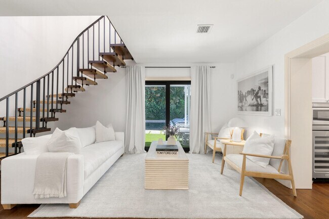 Foto del edificio - 1435 N Ocean Way