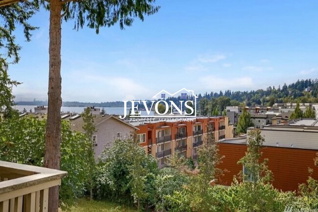 Foto del edificio - Available Now - 2BR/1.5BA Condo in Kirkland