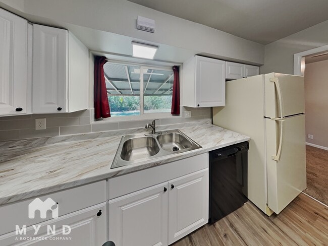 Building Photo - 1325 S Ingalls St