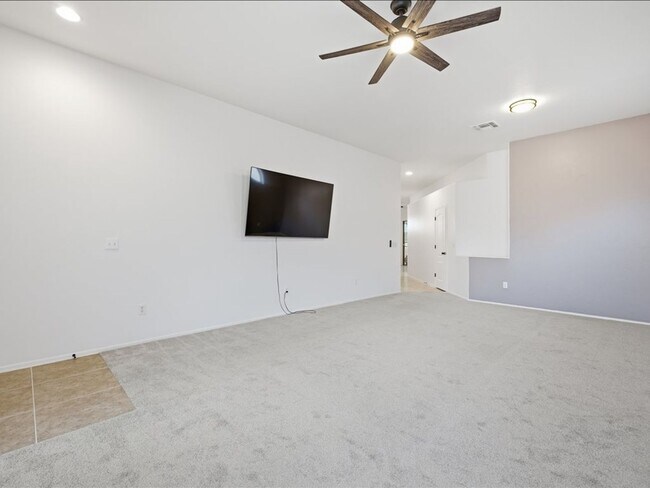 Building Photo - 601 E Pima Meadows Dr