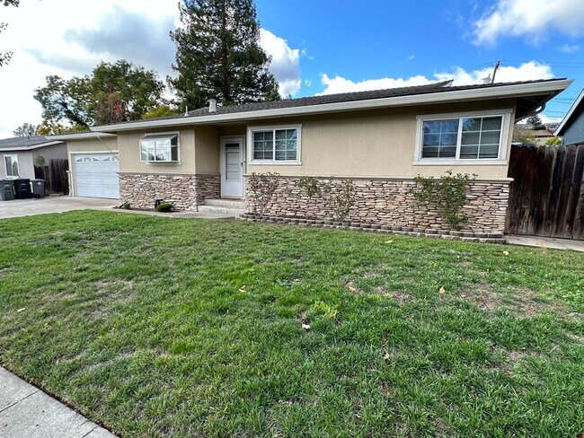 Building Photo - 8492 Valencia St