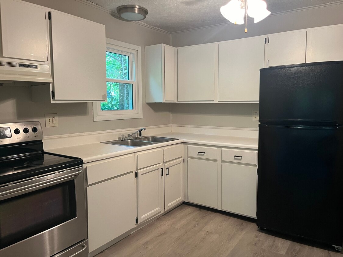 Building Photo - Chinworth