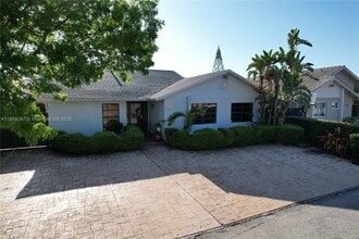 Building Photo - 631 SW 99th Pl