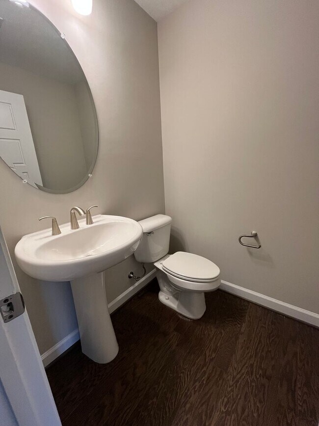 Foto del edificio - ***FIRST MONTH RENT FREE** BRAND NEW Townhouse in Preston Lake -