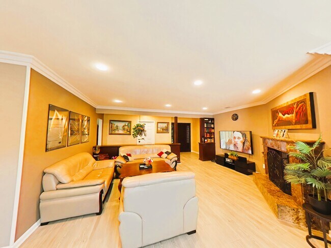 Foto del edificio - 12624 Hartland St