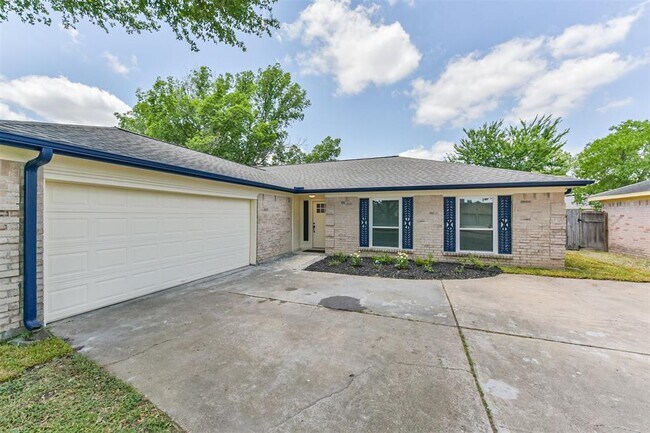 Building Photo - 210 Gentilly Dr