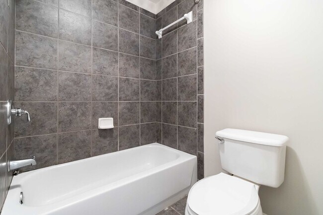 Foto del edificio - 1529 Gilstrap Ln NW