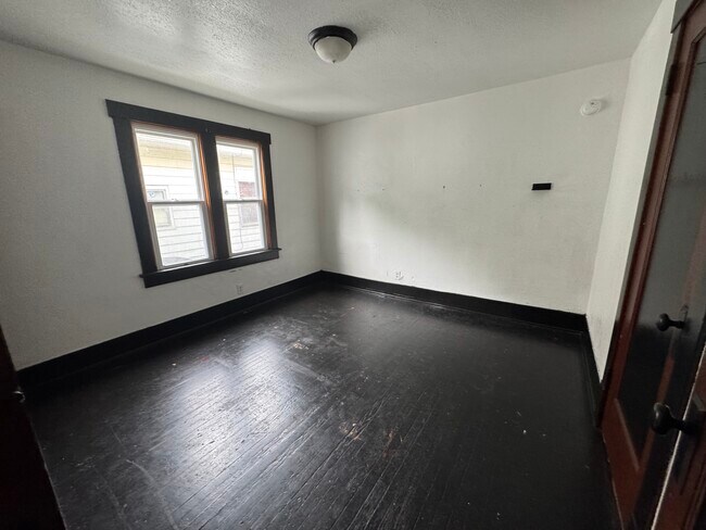 Building Photo - 1765 N Monroe St
