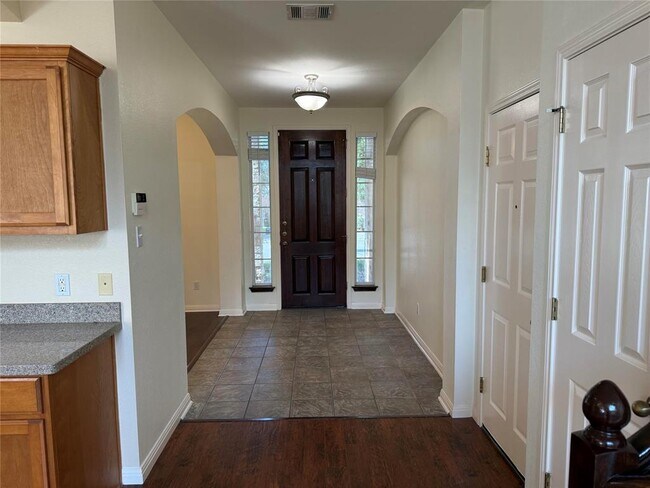 Foto del edificio - 1511 Homewood Cir
