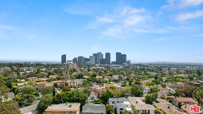 Building Photo - 10520 Wilshire Blvd