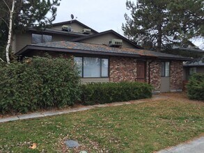 Building Photo - 1205 W Ivy Ave