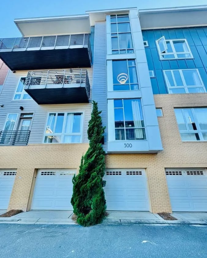 Primary Photo - 300 Magnolia Ave