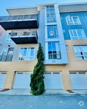 Building Photo - 300 Magnolia Ave