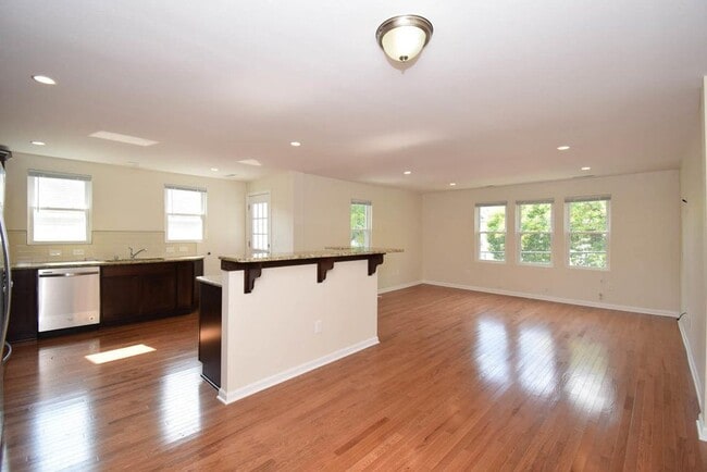 Building Photo - 1744 Arlington N Pl