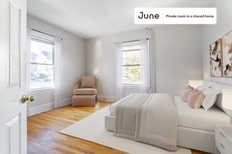 Building Photo - Room in Shared 3 bed/1 bath home