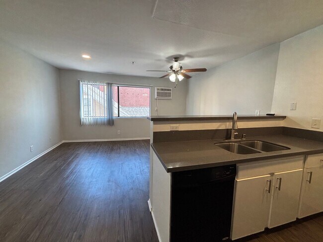 Foto del interior - 700 S. Berendo Ave