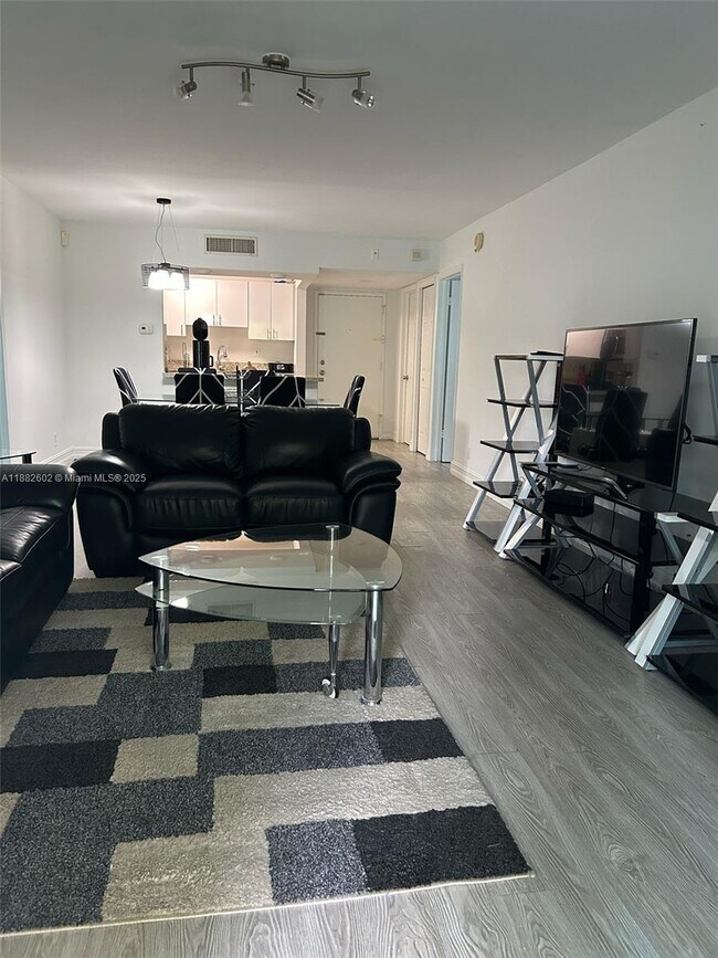 Foto del edificio - 100 Lakeview Dr