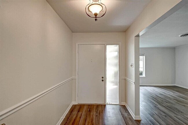 Foto del edificio - 5446 Jason St