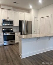 Building Photo - 1015 Vanderbergh Blvd