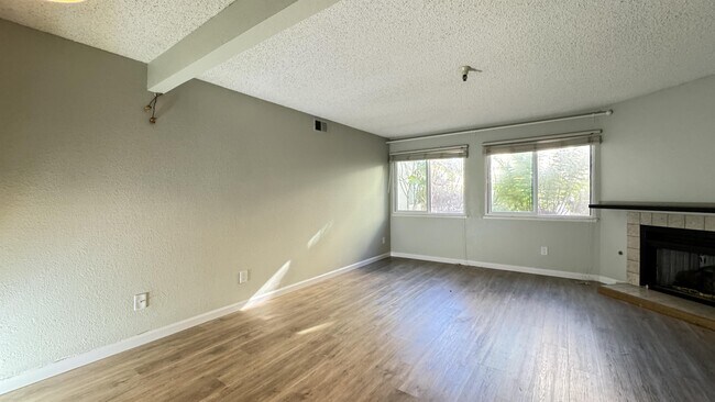 Photo - 545 Pierce St Townhome