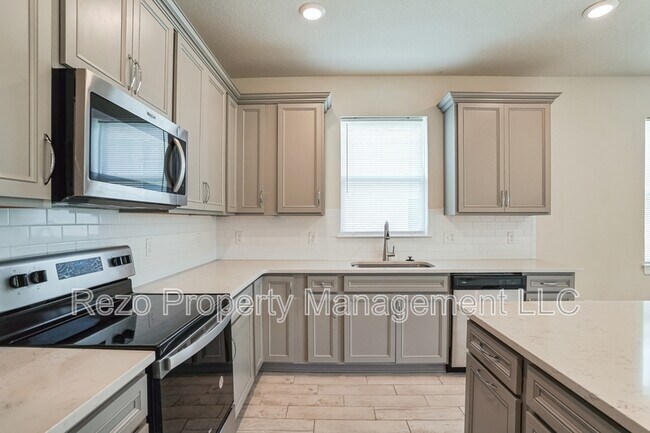Foto del edificio - 2132 Live Oak Lake Rd