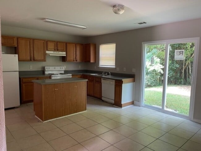 Building Photo - Coming Soon! - Stunning 4 Bedroom Home in Coulwood East Community