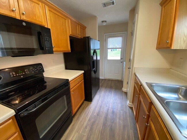 Foto del edificio - BRIDGEWATER HOME - PRE-LEASING FOR AUGUST 2026! 1/2 Off Deposit!