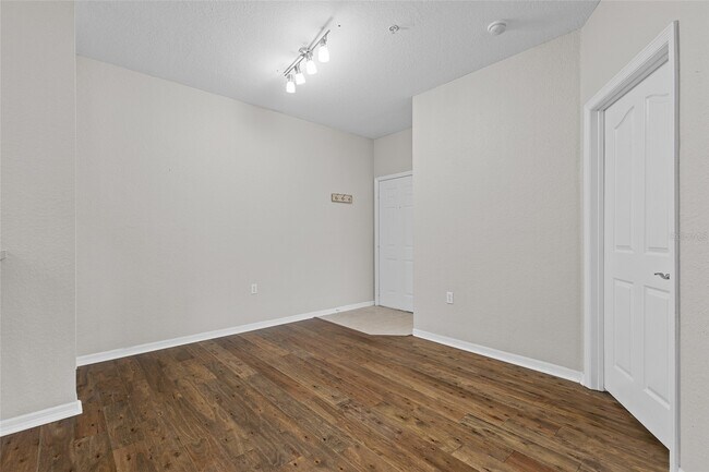 Building Photo - 1175 Lake Shadow Cir